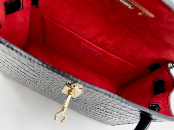 Signature Atelier: Structured Kelly Handbag